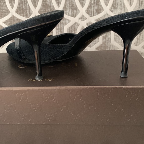 GUCCI 💯👡💋 - Picture 3 of 5